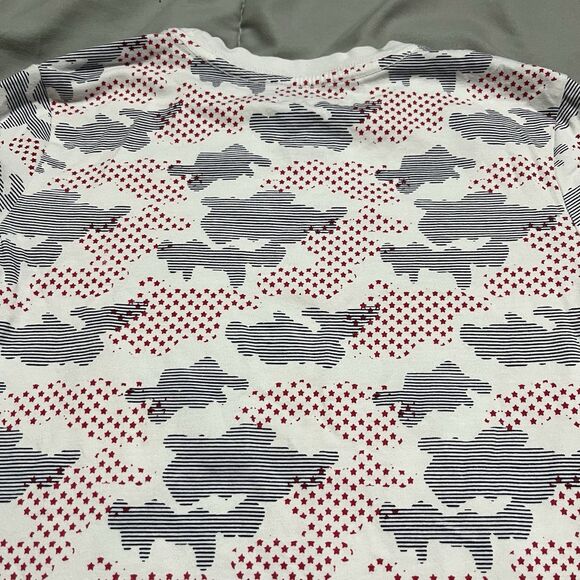 Tommy Bahama Camo Red White Blue Geometric Short Sleeve Shirt Boys Size 5/6 - Picture 6 of 7